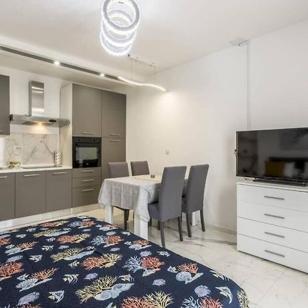 Royal Platinum Studio Apartment 沃迪切 外观 照片