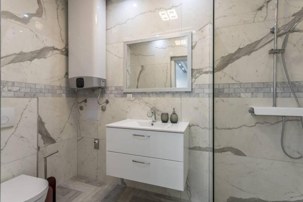 Royal Platinum Studio Apartment 沃迪切 外观 照片