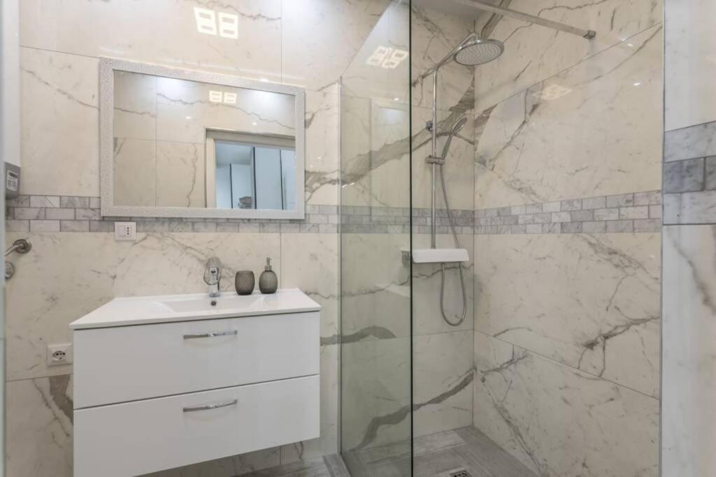 Royal Platinum Studio Apartment 沃迪切 外观 照片