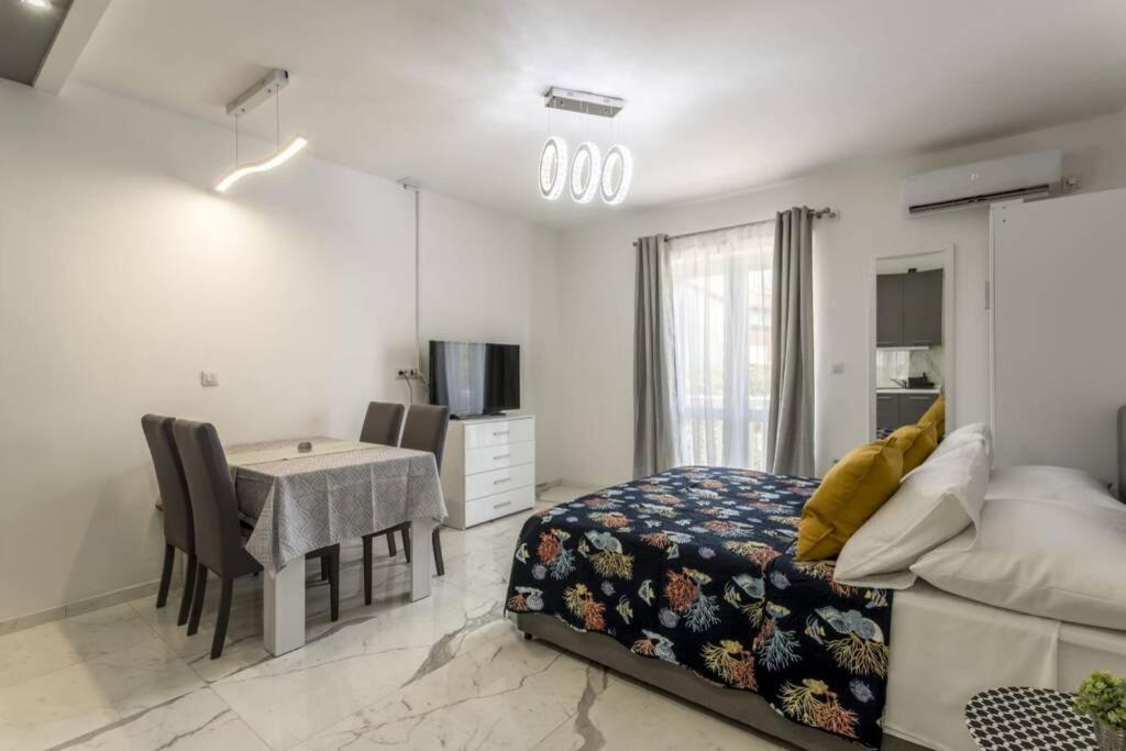Royal Platinum Studio Apartment 沃迪切 外观 照片